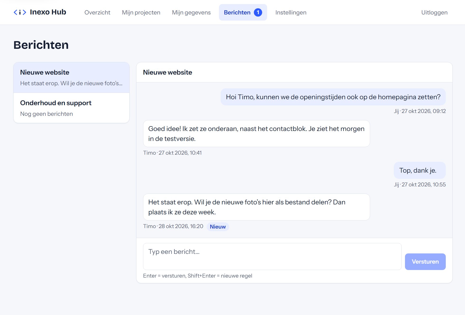 Een gesprek in de Hub over een nieuwe website, met berichten van de klant en van Timo. Met voorbeeldgegevens.